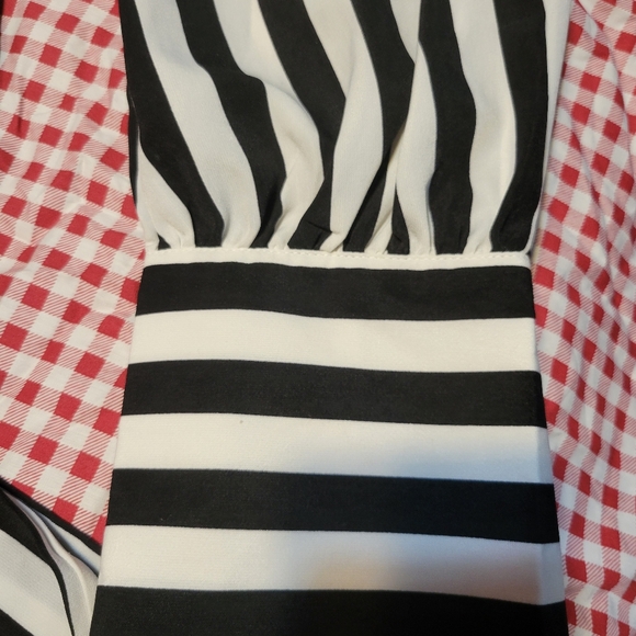 Sexy Black and white striped blouse...2xl.. - Picture 4 of 13